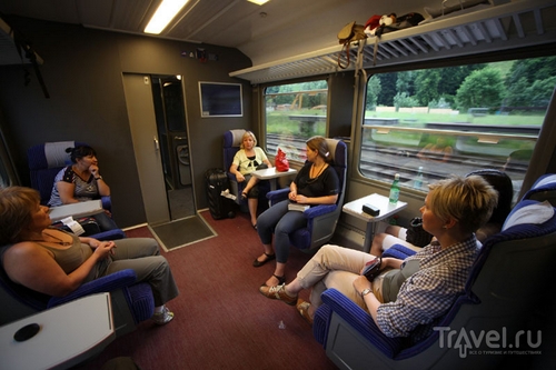 Пассажиры в панорамном поезде «Золотой перевал» / Фото из Швейцарии