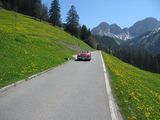 Автомобильный раритет на встречной / Швейцария